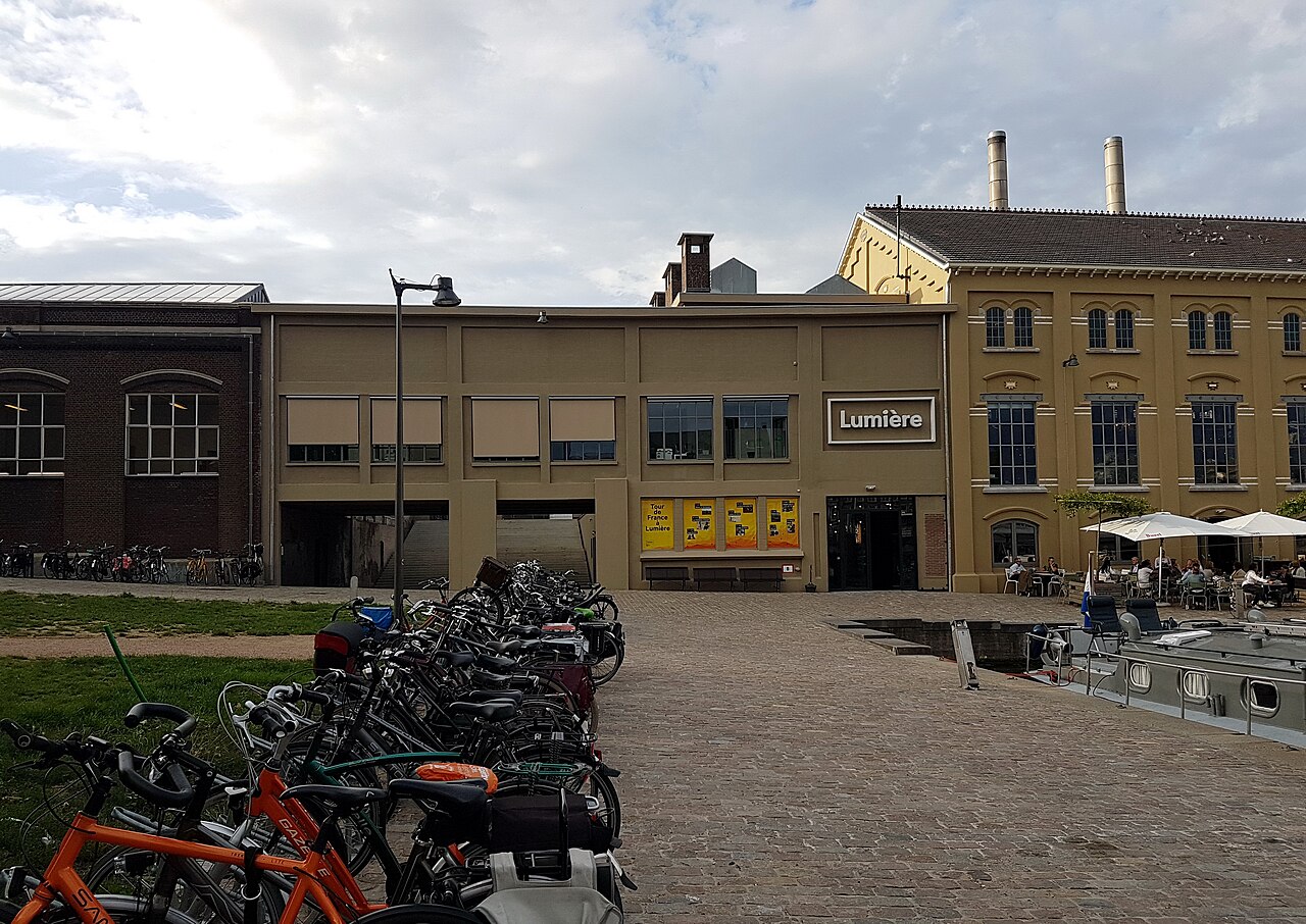 Lumière in the former industrial district beside the Bassin.